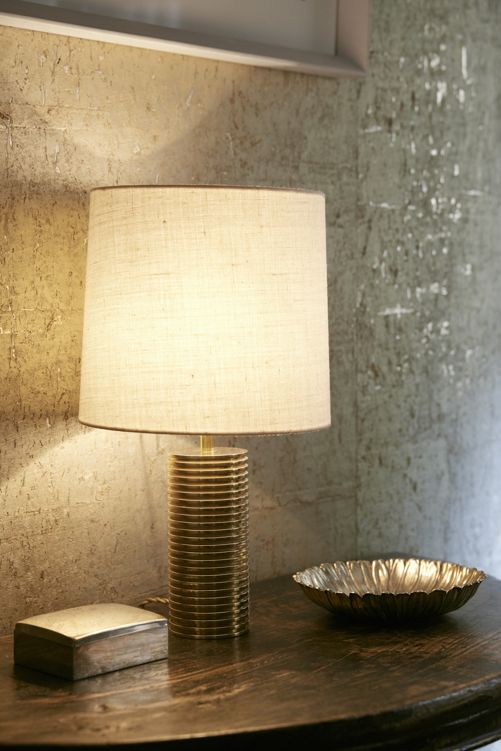 Brass Cylindrical ridge lamp